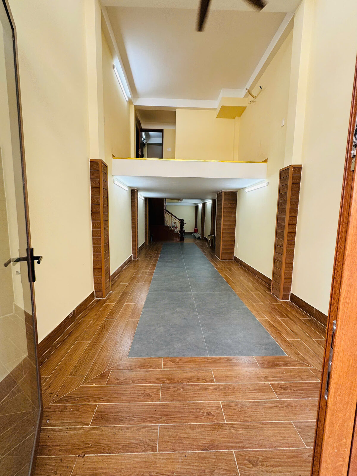 Góc nội thất gỗ mua nhà quận 10